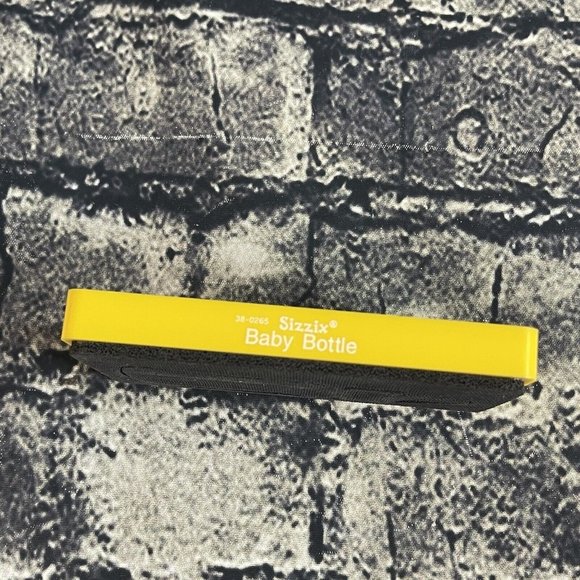 Sizzix BABY BOTTLE Die #38-0265 Original Medium Yellow Scrapbooking Crafts - Picture 1 of 6